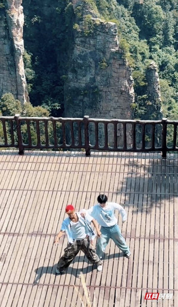 千宏财富 青春无国界 竞舞张家界——2025张家界国际街舞周举行